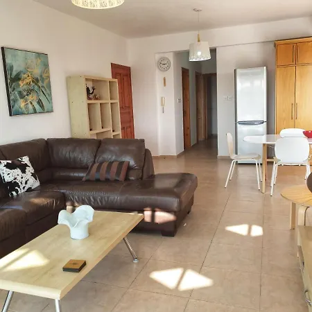 Bay View Apartment *